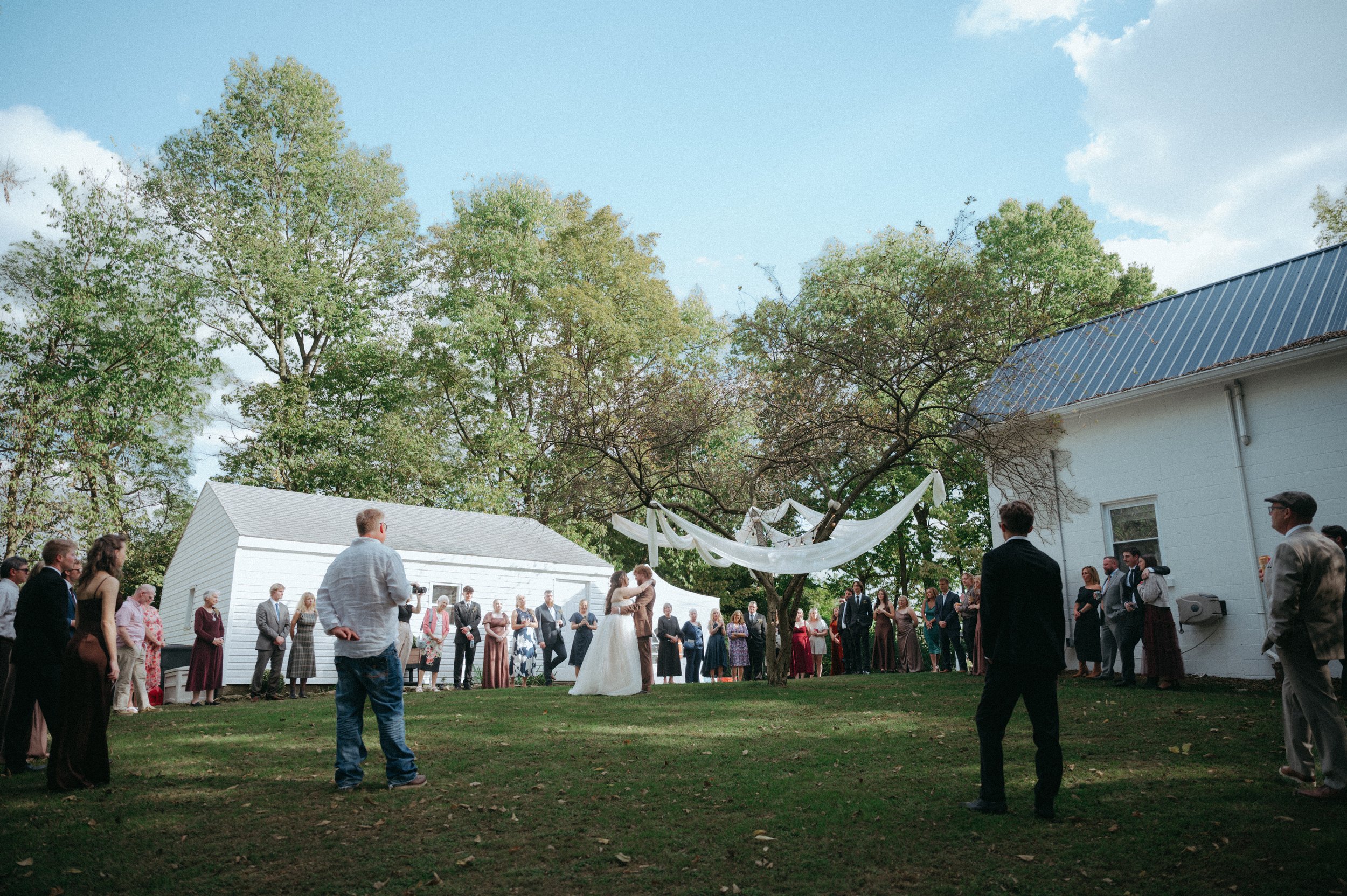  Intimate Backyard Wedding Ohio | Courtney Mullins Photography 